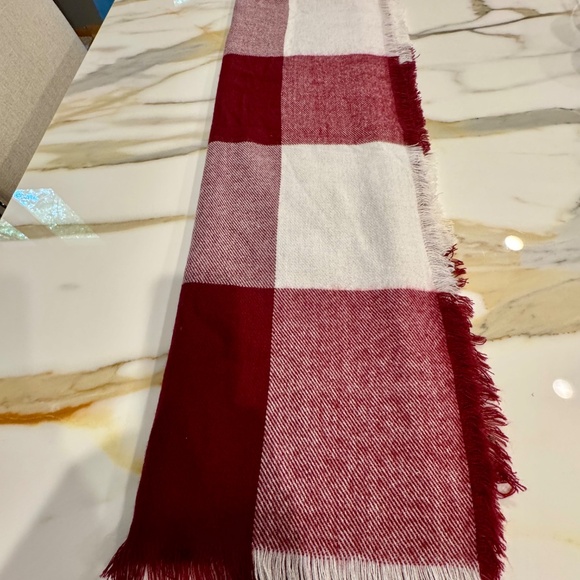 Ivanka Trump Burgundy & White Blanket Scarf w/Fringe - Picture 6 of 11